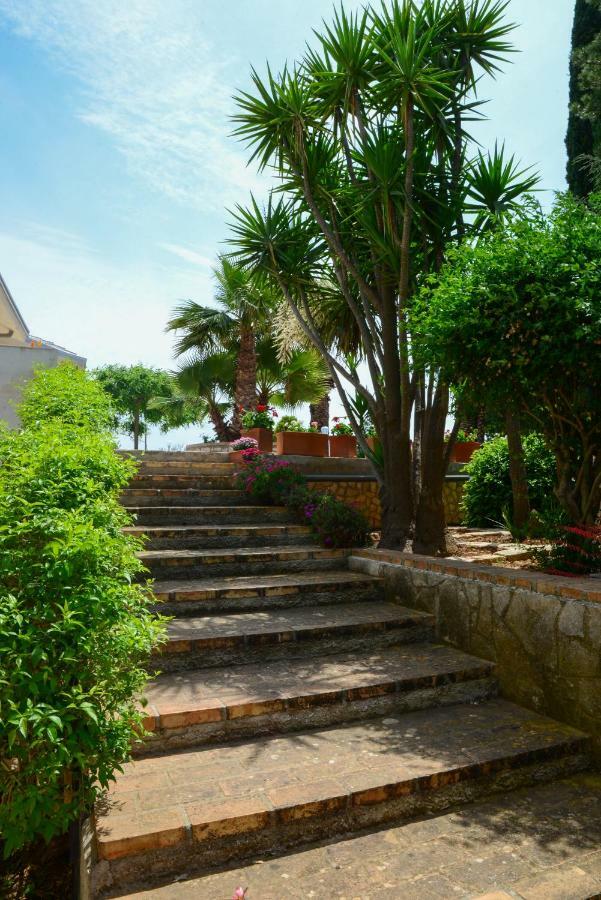 Villa La Civetta Rodonisa Conversano Exterior foto